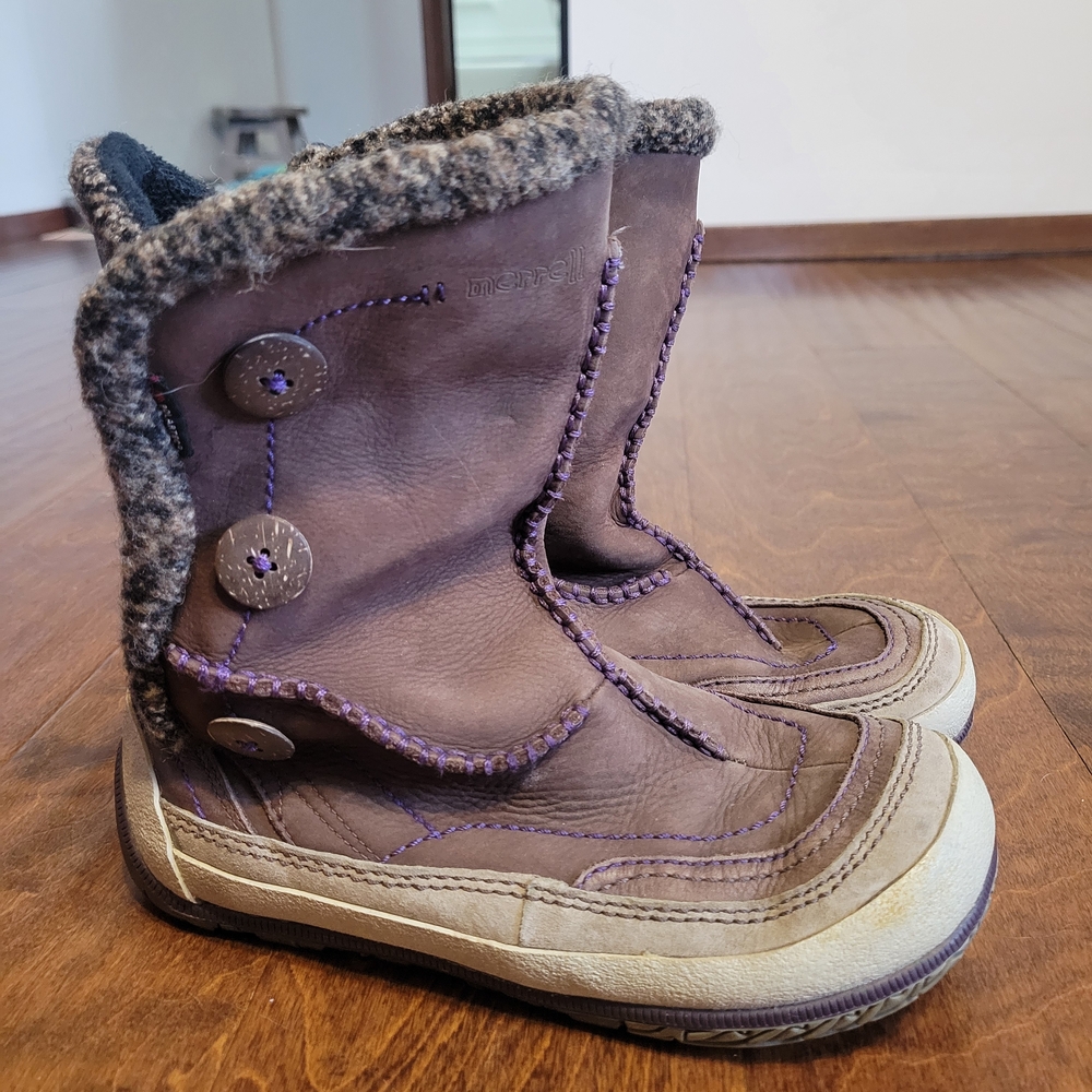 Brown Winter Boots with Purple Stitching
